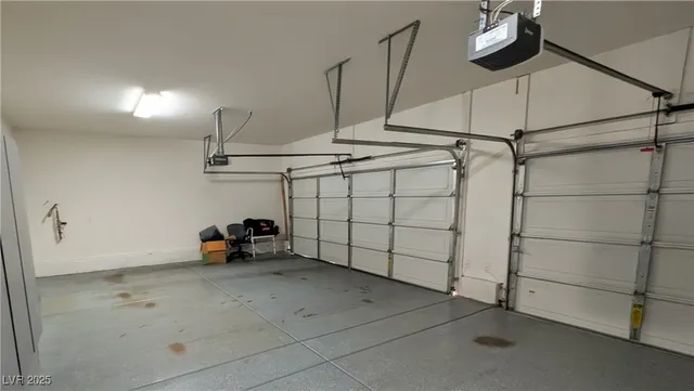 $2,595 | 10668 Berkshire Woods Avenue, Las Vegas, NV 89166