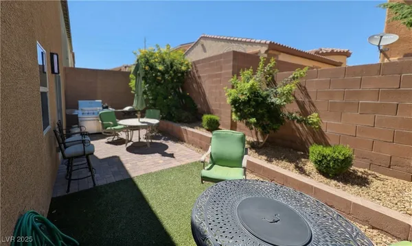 $2,595 | 10668 Berkshire Woods Avenue, Las Vegas, NV 89166