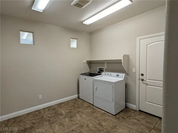 $2,595 | 10668 Berkshire Woods Avenue, Las Vegas, NV 89166