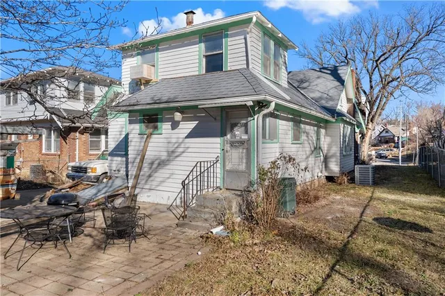 $249,900 | 5142 Brookwood Avenue, Kansas City, MO 64110