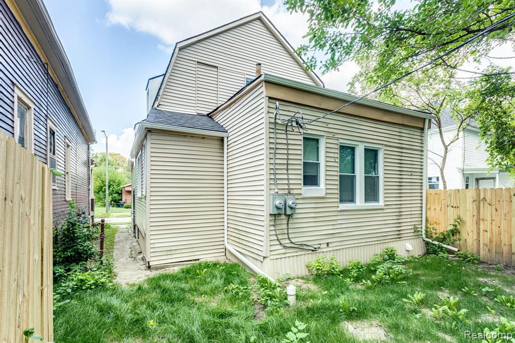 8062 Ruedisale Court Detroit, MI 48214 - Photo 5 of 28