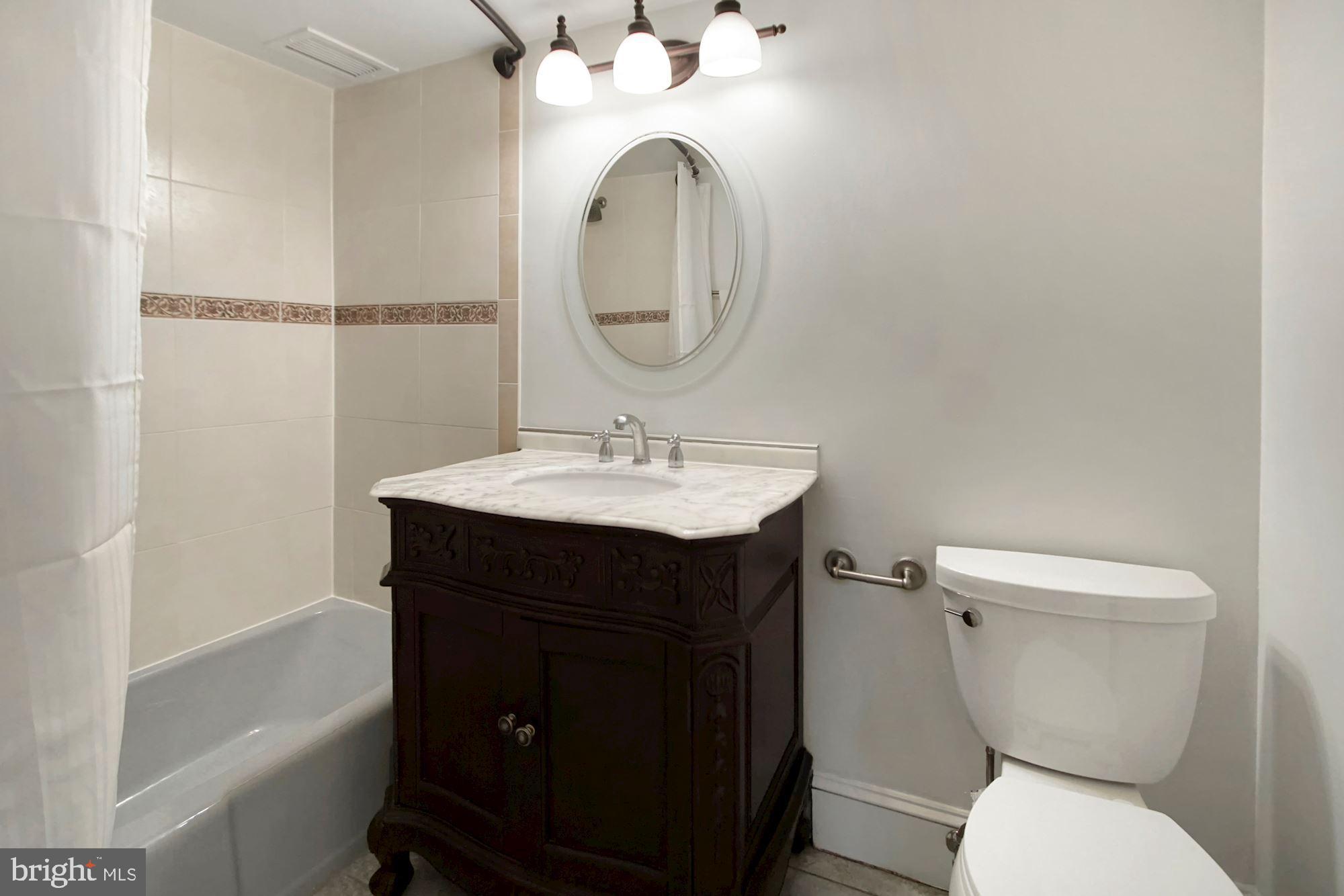 2100 Washington Avenue, Unit 3D Silver Spring, MD 20910 - Photo 13 of 18 Master Bathroom