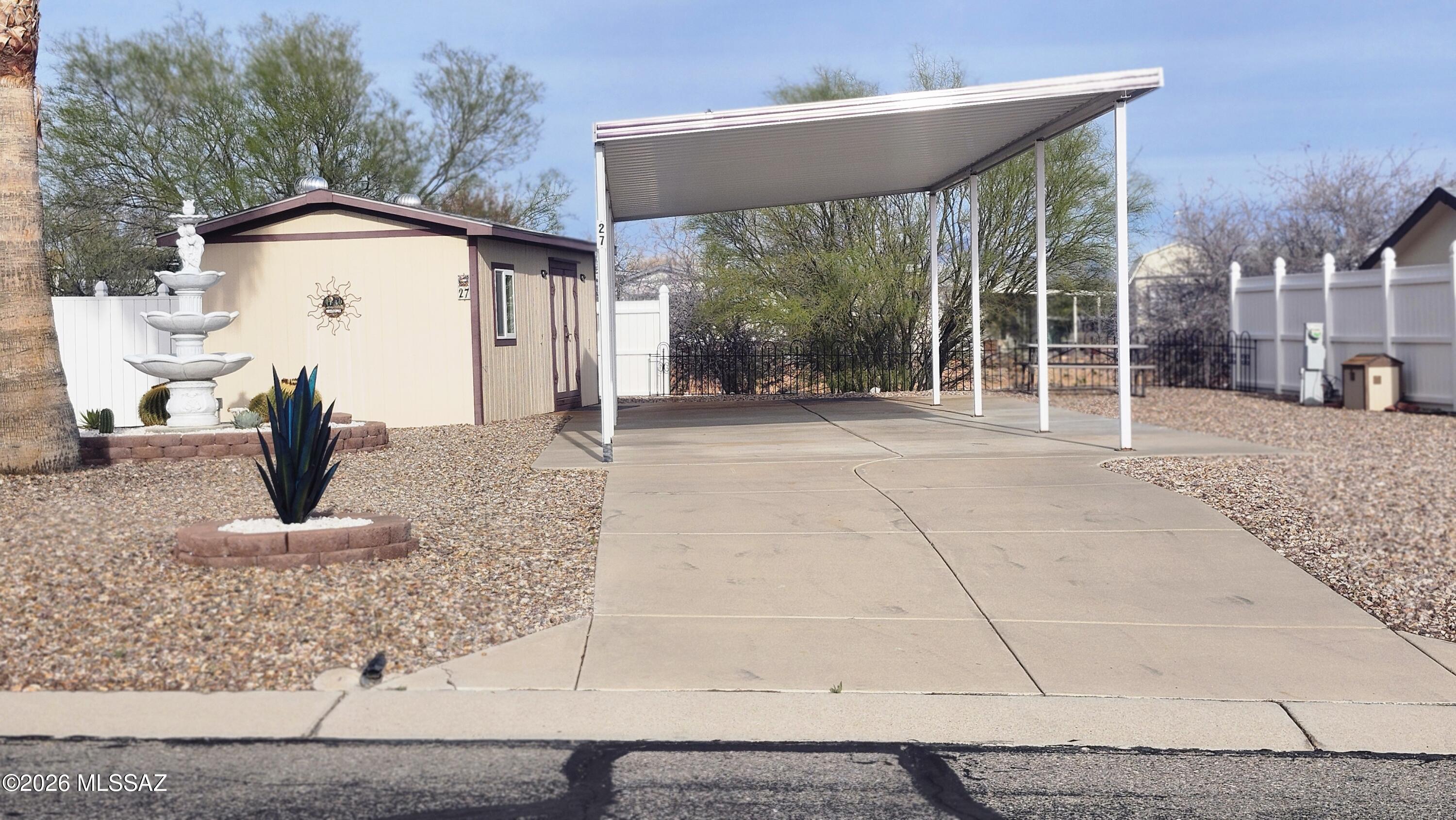27 Gray Hawk Loop, Unit 27 Benson, AZ 85602 - Photo 1 of 12
