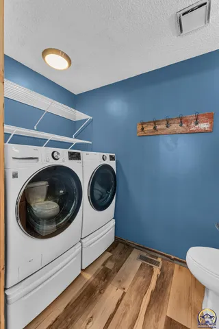 $285,000 | 3101 Southwest 32nd Street, Topeka, KS 66614