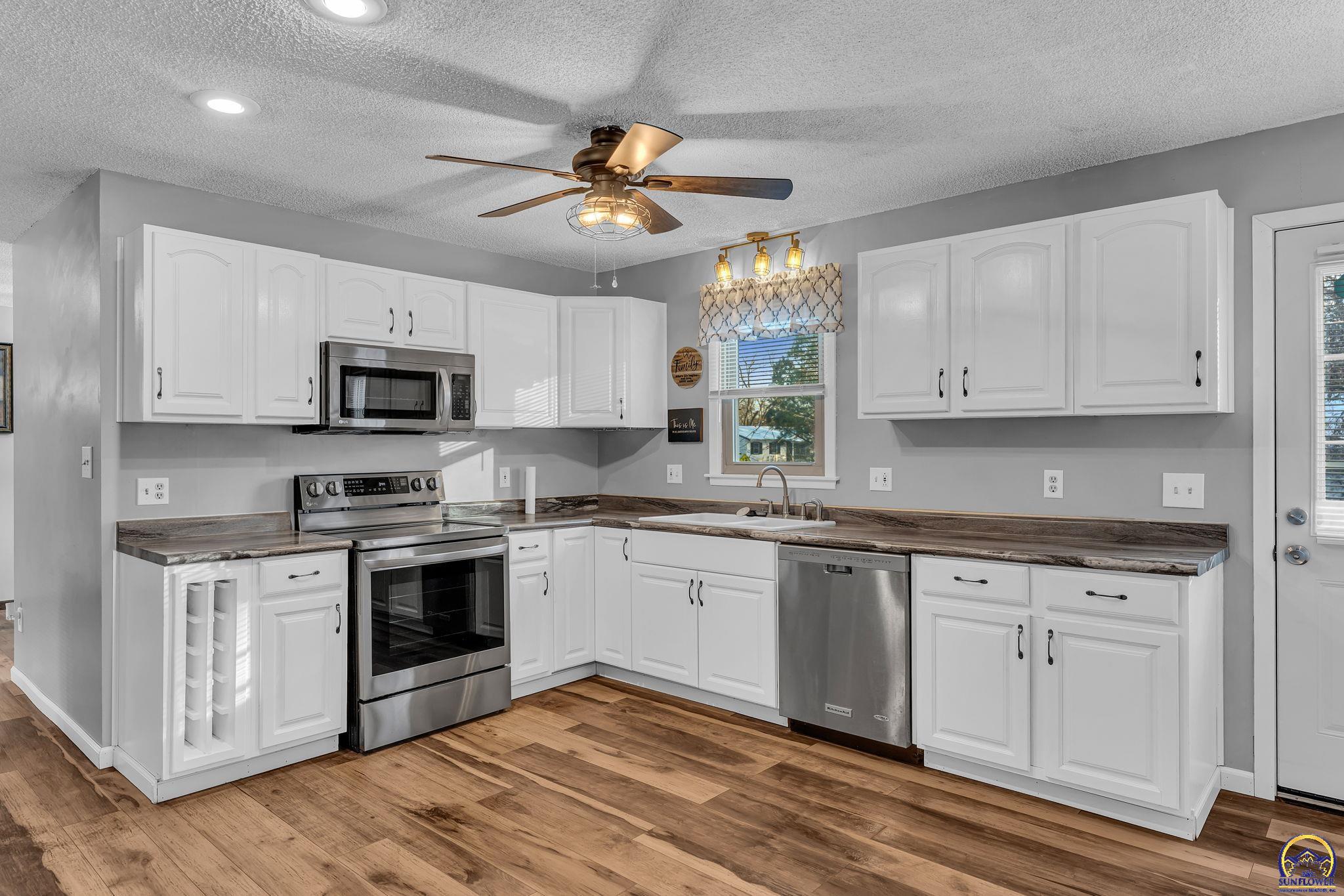 3101 Southwest 32nd Street Topeka, KS 66614 - Photo 17 of 51