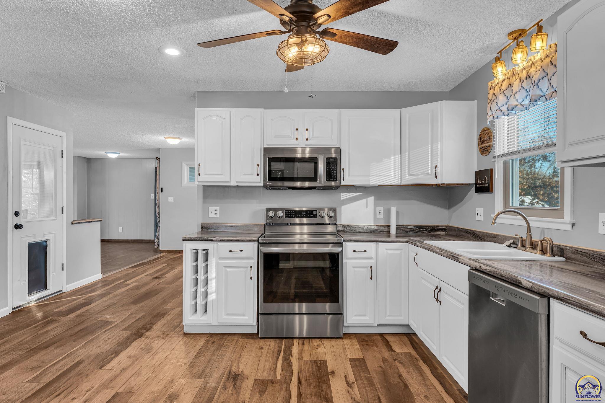 3101 Southwest 32nd Street Topeka, KS 66614 - Photo 19 of 51