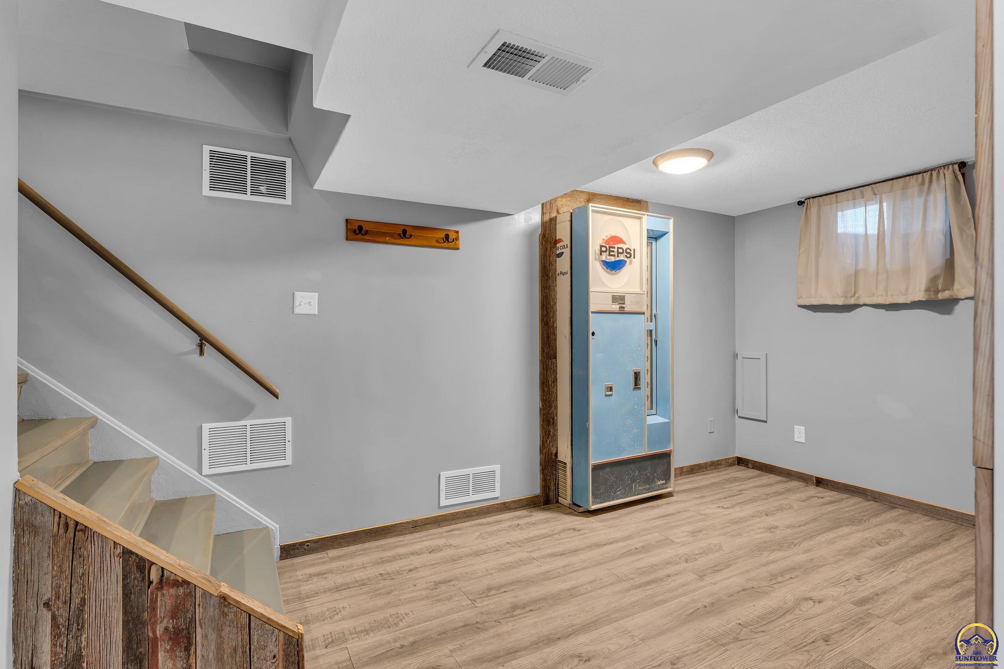 3101 Southwest 32nd Street Topeka, KS 66614 - Photo 29 of 51