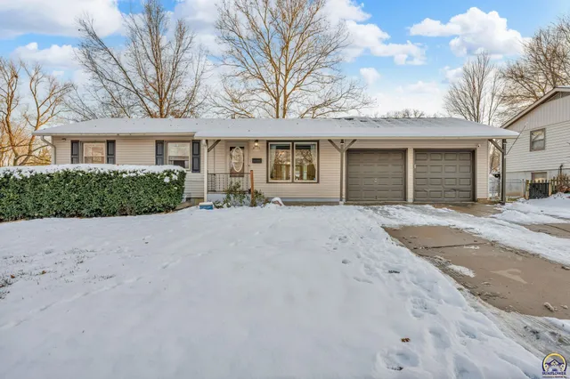 $285,000 | 3101 Southwest 32nd Street, Topeka, KS 66614