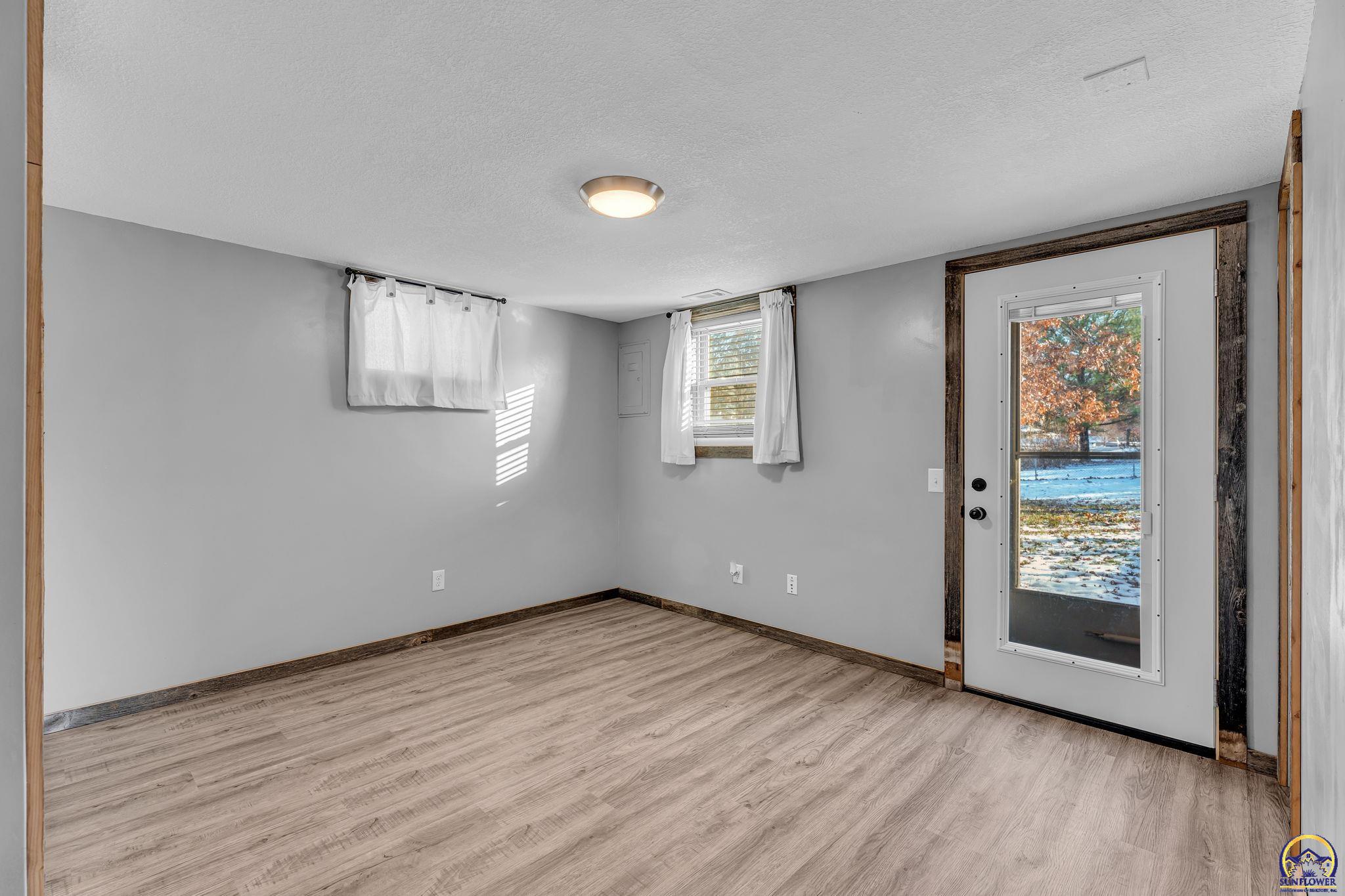 3101 Southwest 32nd Street Topeka, KS 66614 - Photo 37 of 51