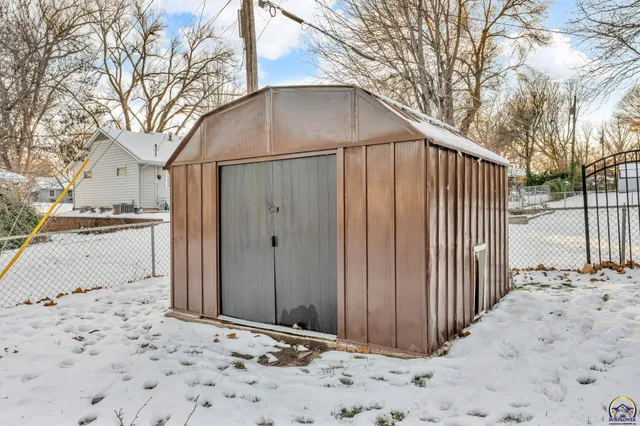 $285,000 | 3101 Southwest 32nd Street, Topeka, KS 66614