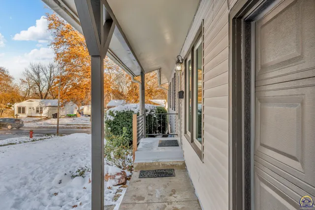 $285,000 | 3101 Southwest 32nd Street, Topeka, KS 66614