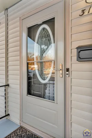 $285,000 | 3101 Southwest 32nd Street, Topeka, KS 66614