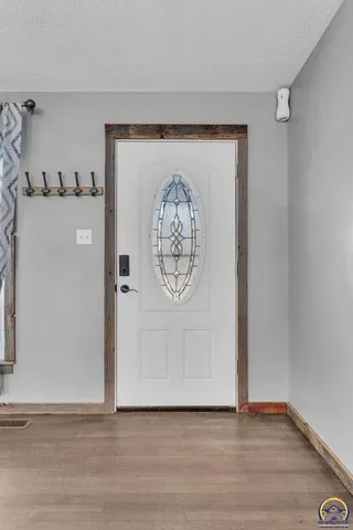 $285,000 | 3101 Southwest 32nd Street, Topeka, KS 66614