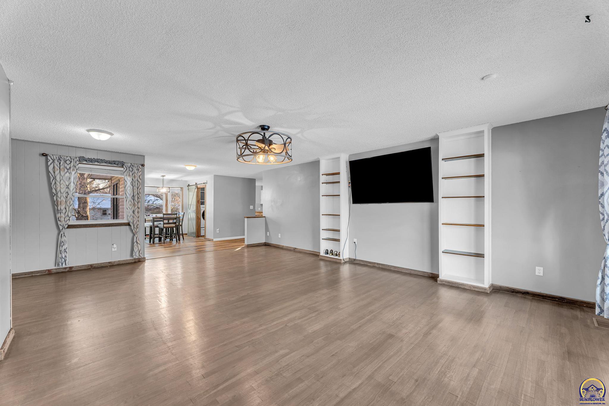 3101 Southwest 32nd Street Topeka, KS 66614 - Photo 10 of 51