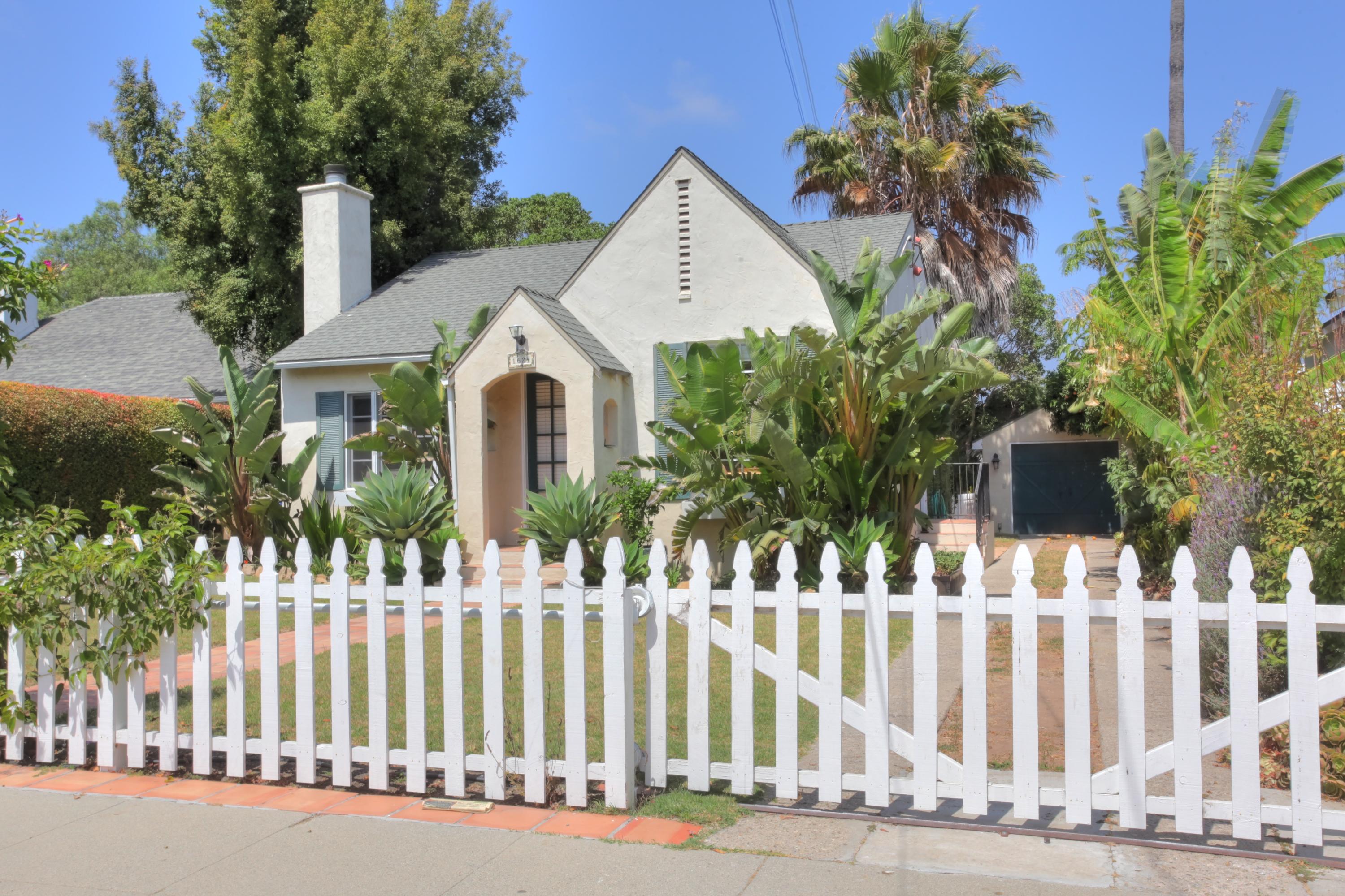 1624 Clearview Road Santa Barbara, CA 93101 - Photo 2 of 15 Driveway