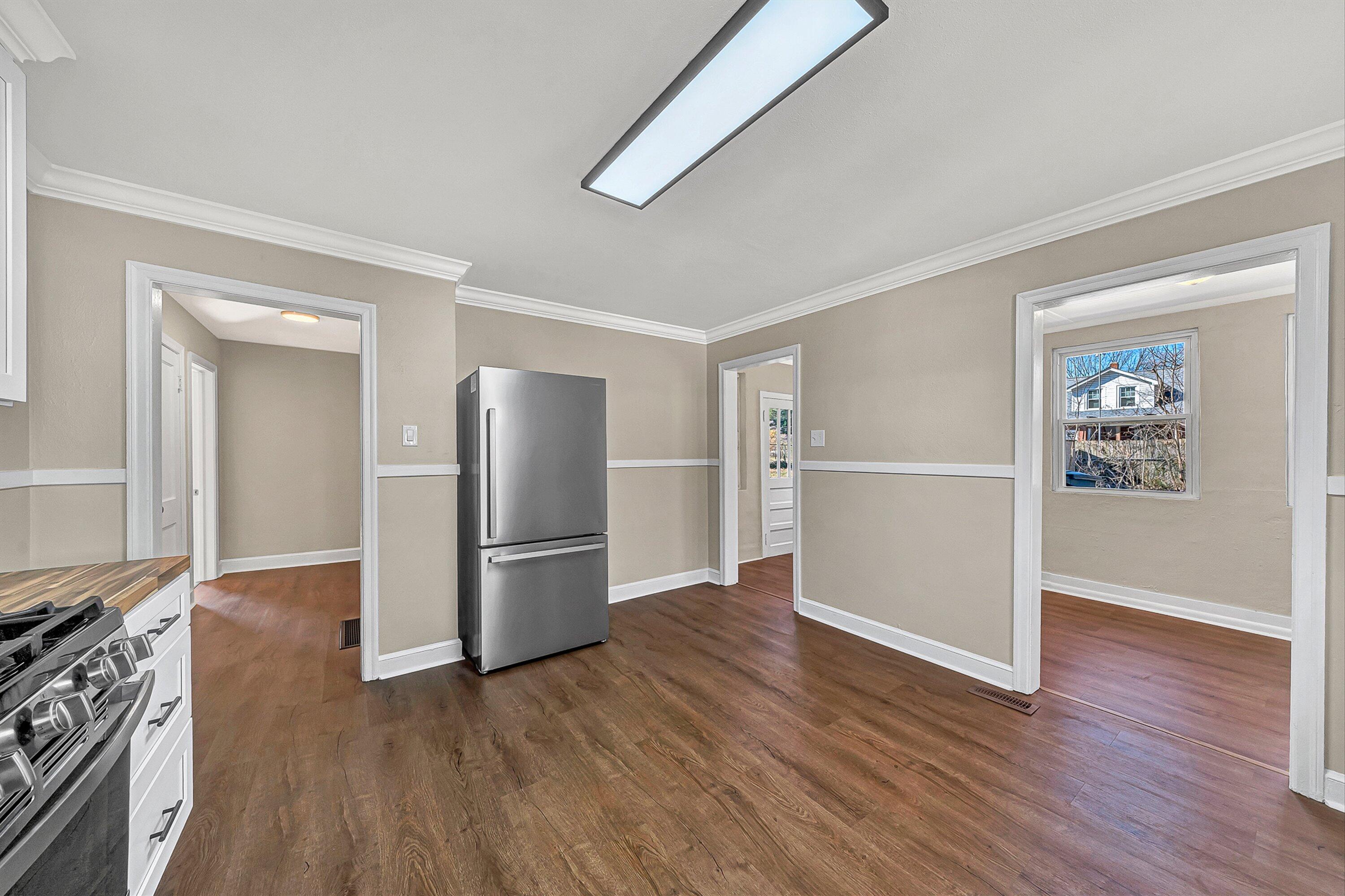 2106 Colgate Street Northeast Roanoke, VA 24012 - Photo 8 of 26 09-VM-03661