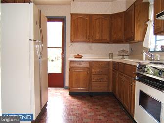 26 Jacobs Creek Road Ewing, NJ 08628 - Photo 4 of 12 Kitchen