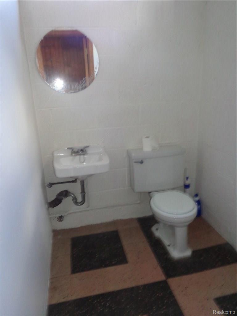 15550 Meadowbrook Road Redford, MI 48239 - Photo 28 of 36 Half Bath in Basement