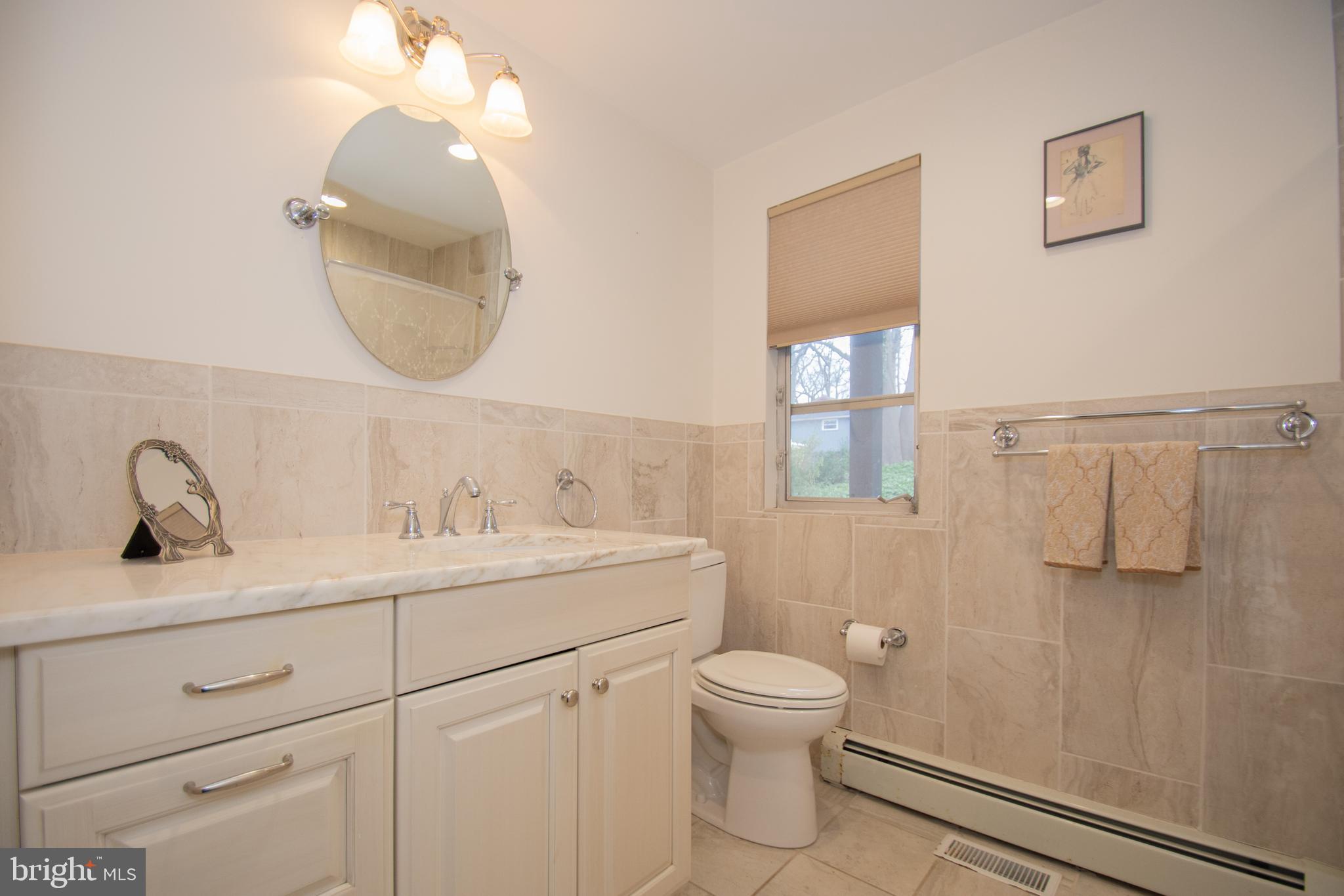 249 Orchard Road Paoli, PA 19301 - Photo 18 of 29 Full Tile Hall Bath upgrade
