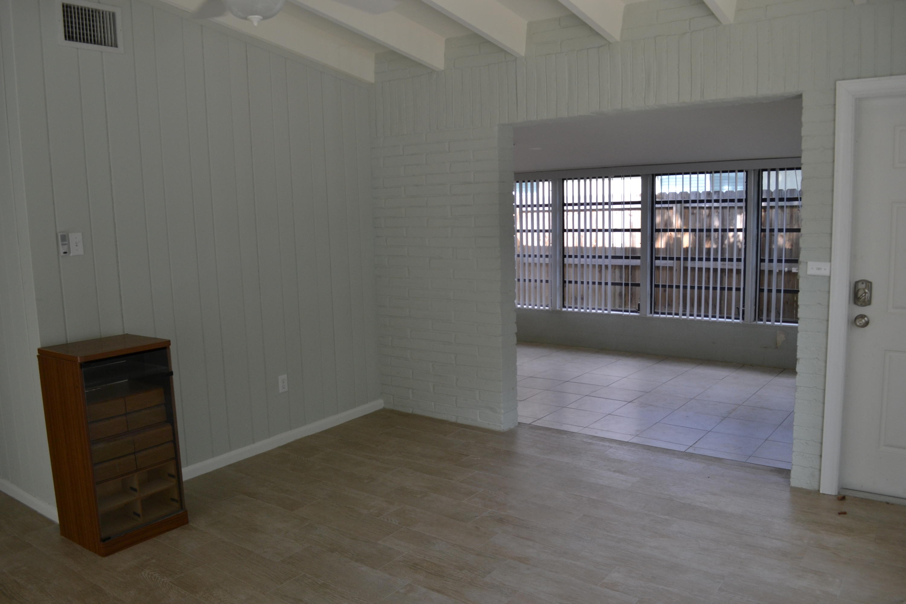 39 Bass Avenue Key Largo, FL 33037 - Photo 11 of 25 an empty room with windows