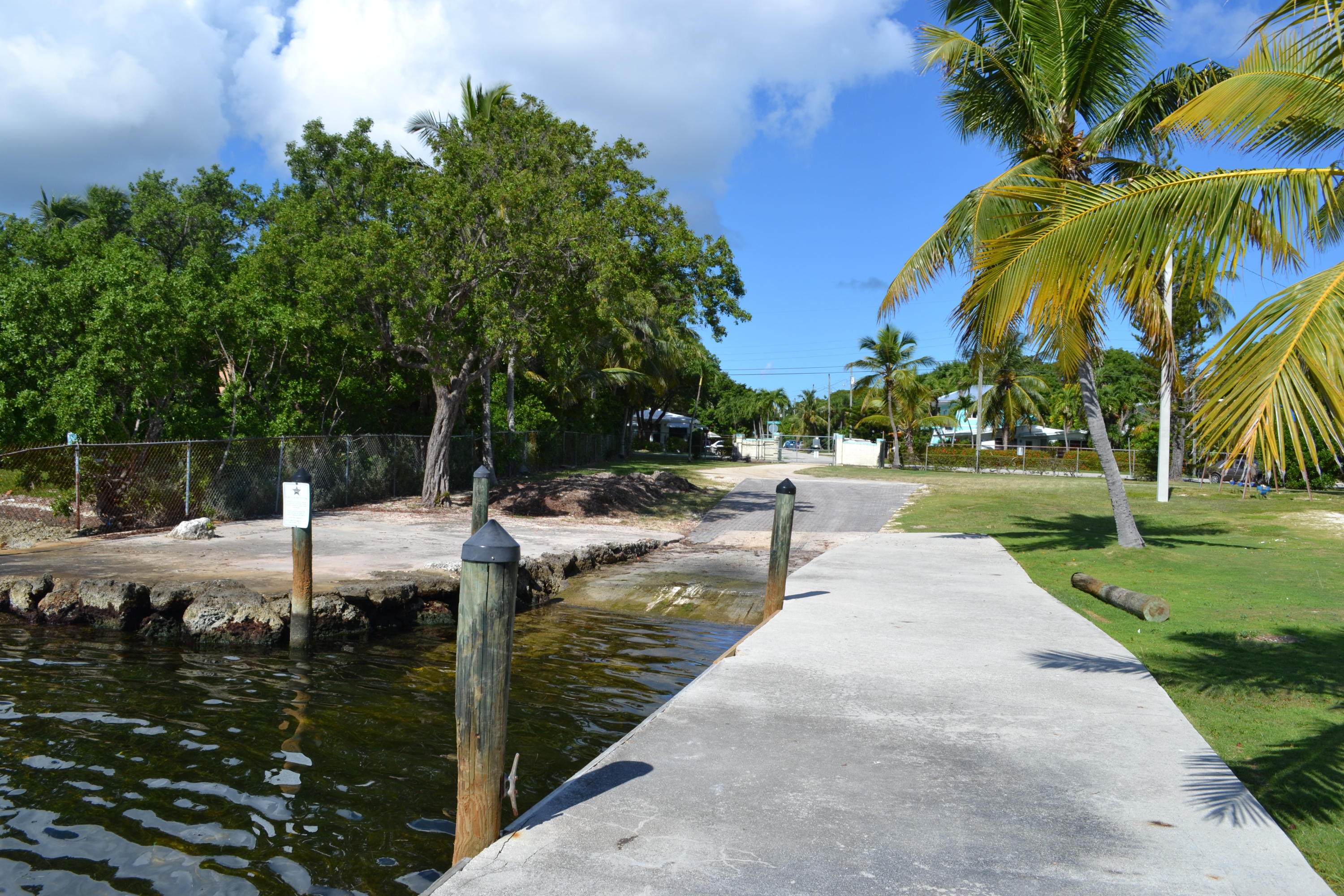 39 Bass Avenue Key Largo, FL 33037 - Photo 24 of 25 a view of a yard with plants