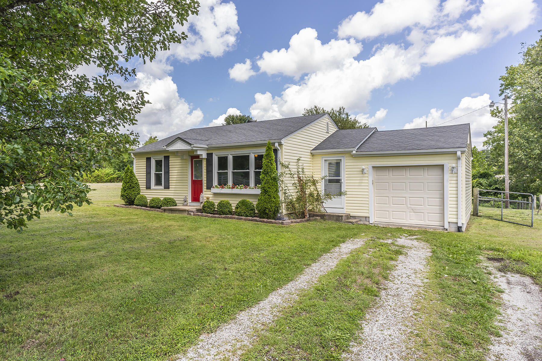 281 Bybee Loop Road Waco, KY 40385 - Photo 2 of 21 281bybee02