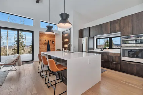 $1,250,000 | 24700 Lone Tooth Trail, Oak Creek, CO 80467