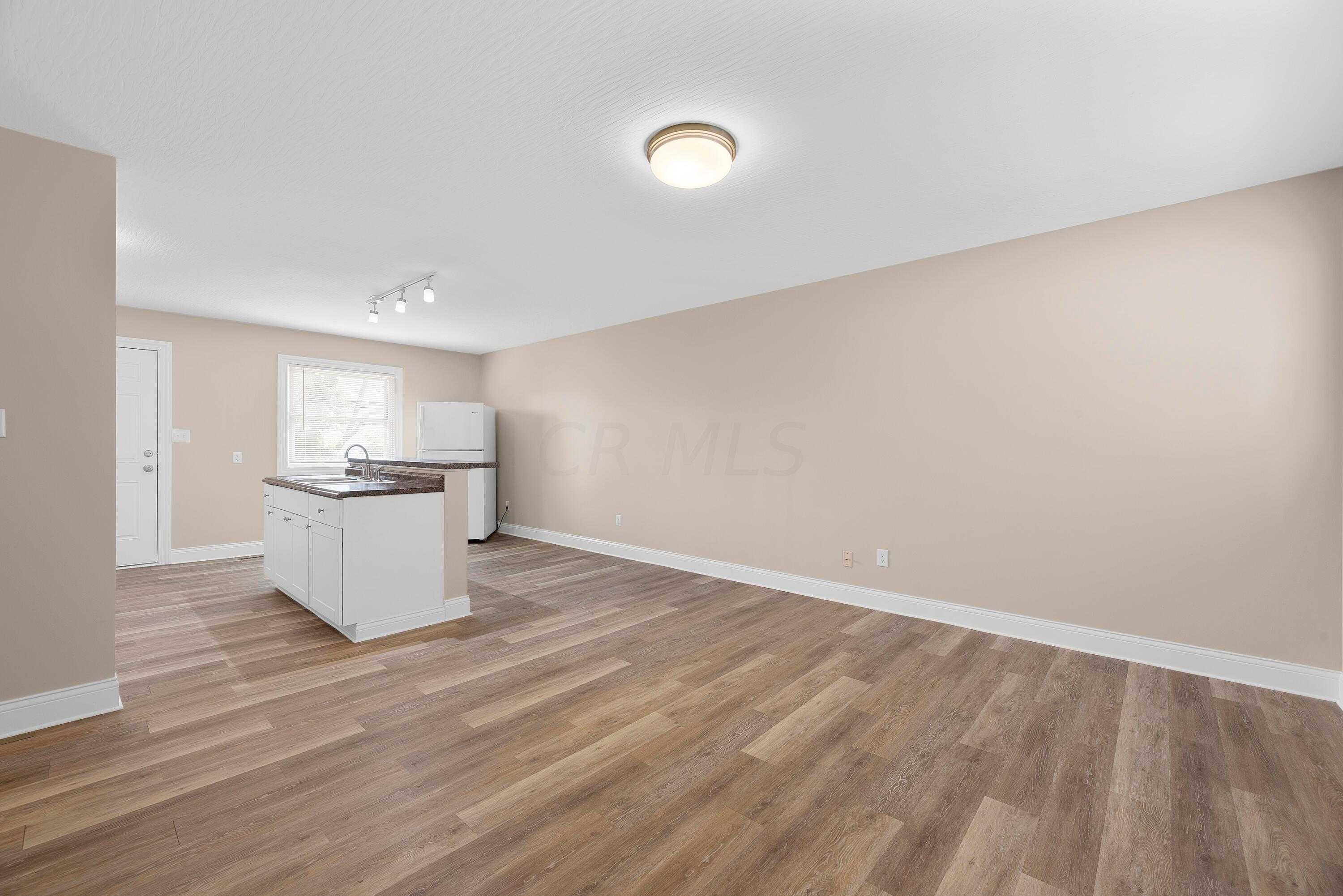 1878 Woodette Road Columbus, OH 43232 - Photo 7 of 37 7