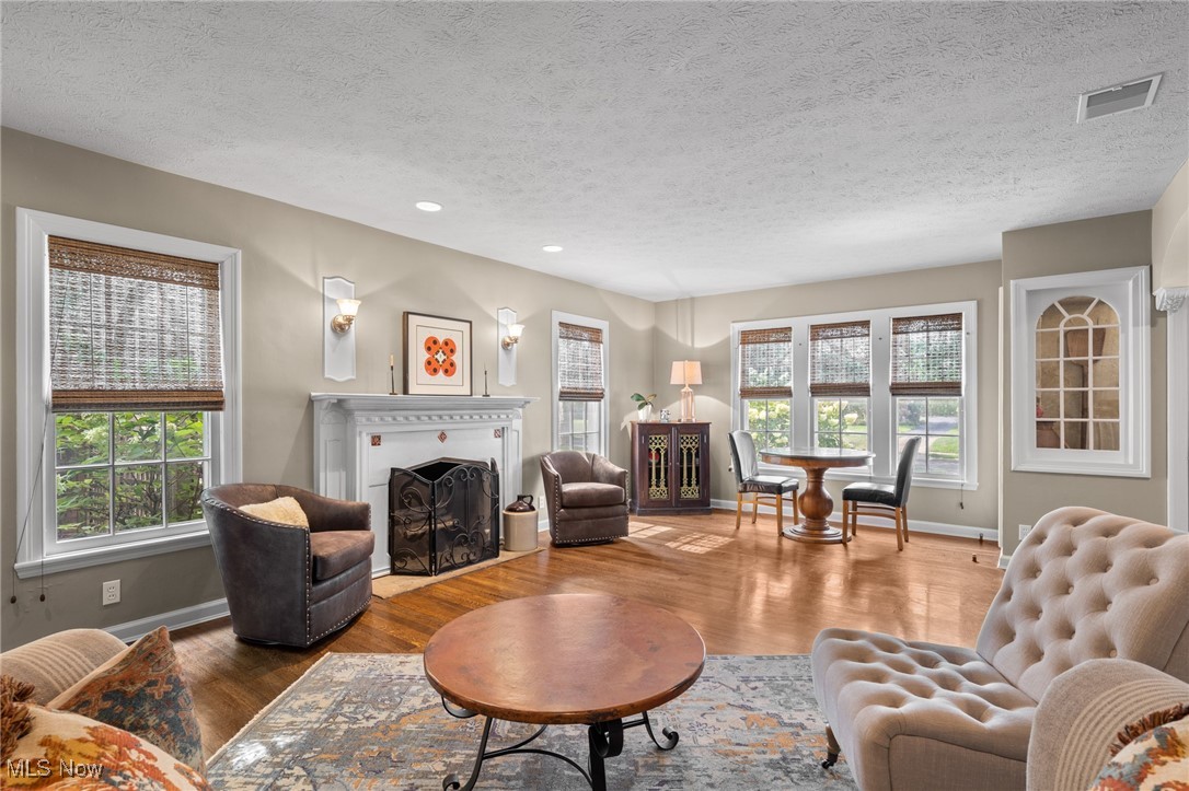 15805 Chadbourne Road Cleveland, OH 44120 - Photo 5 of 48 Gallery Image 5