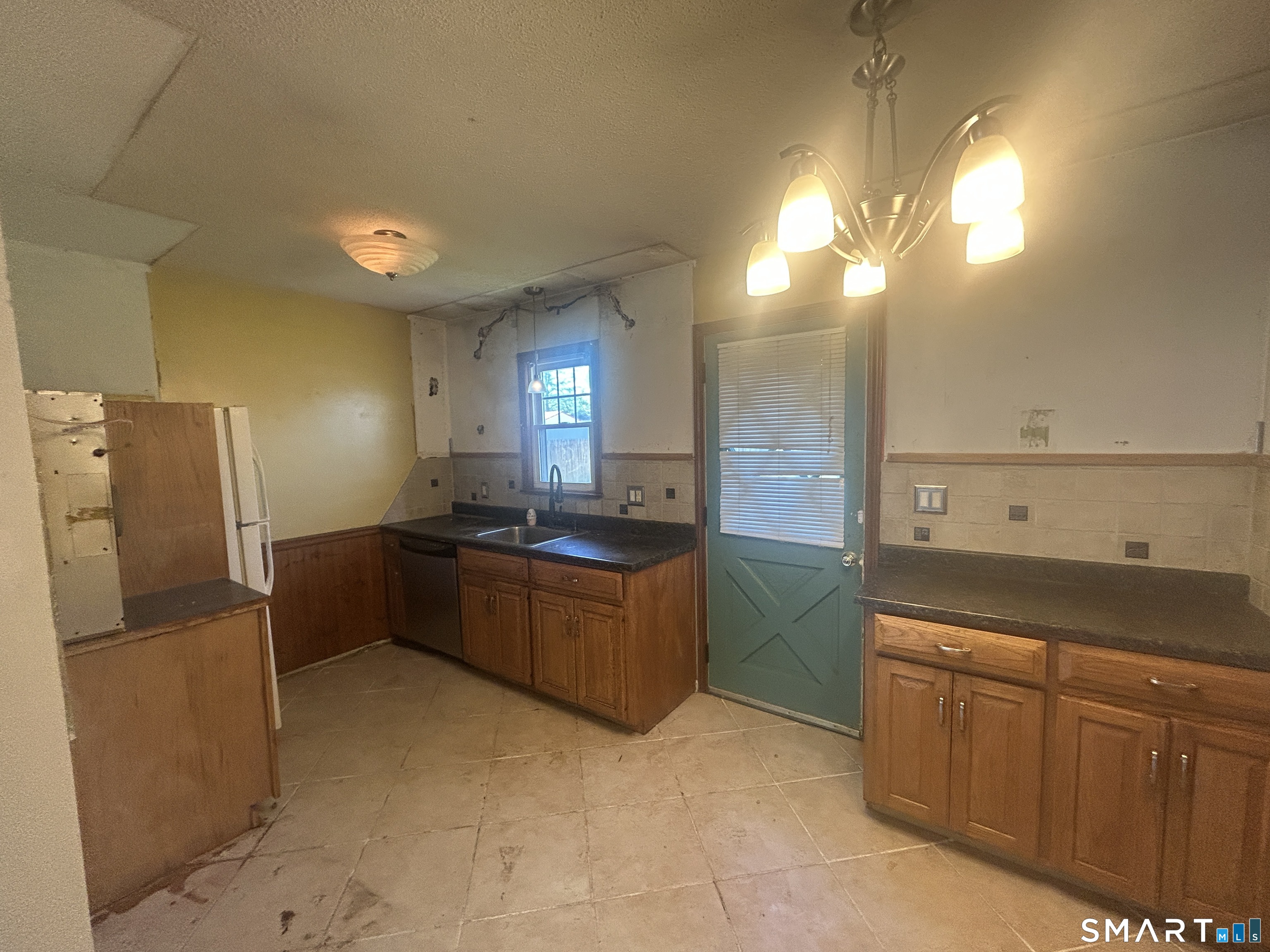 48 Plum Tree Road Plainville, CT 06062 - Photo 6 of 17