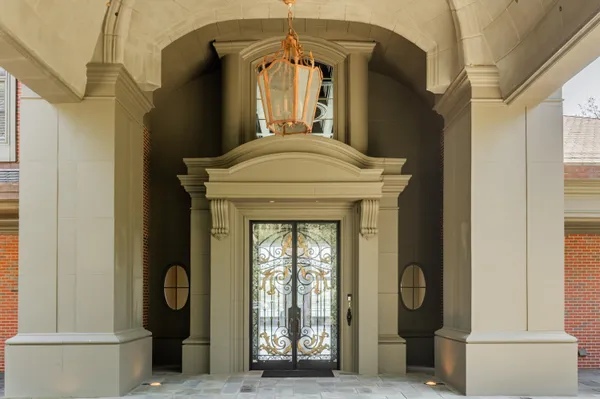 $10,000,000 | 204 Laura Lane, Gulf Breeze, FL 32561