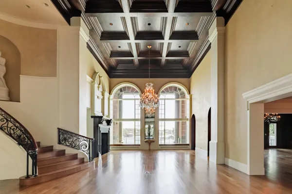$10,000,000 | 204 Laura Lane, Gulf Breeze, FL 32561