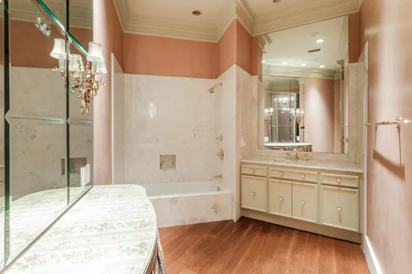 $10,000,000 | 204 Laura Lane, Gulf Breeze, FL 32561