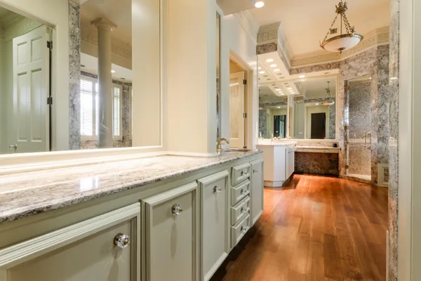 $10,000,000 | 204 Laura Lane, Gulf Breeze, FL 32561