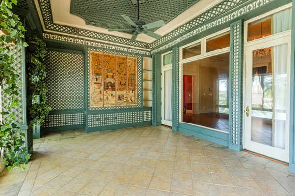 $10,000,000 | 204 Laura Lane, Gulf Breeze, FL 32561