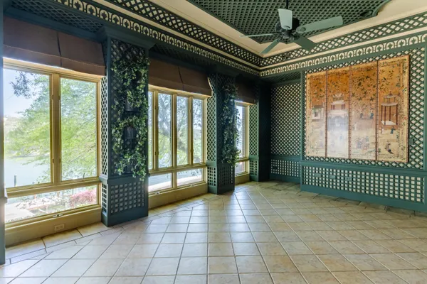 $10,000,000 | 204 Laura Lane, Gulf Breeze, FL 32561