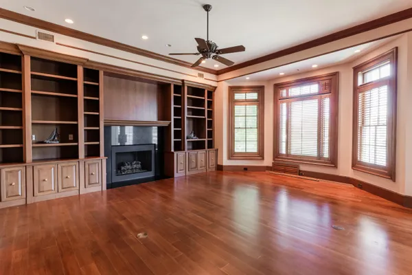 $10,000,000 | 204 Laura Lane, Gulf Breeze, FL 32561