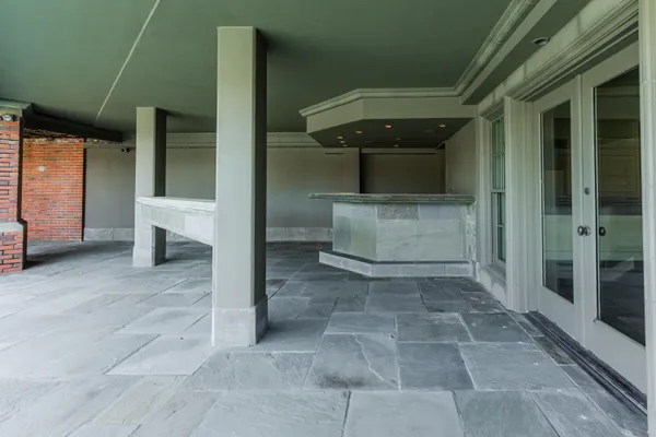 $10,000,000 | 204 Laura Lane, Gulf Breeze, FL 32561