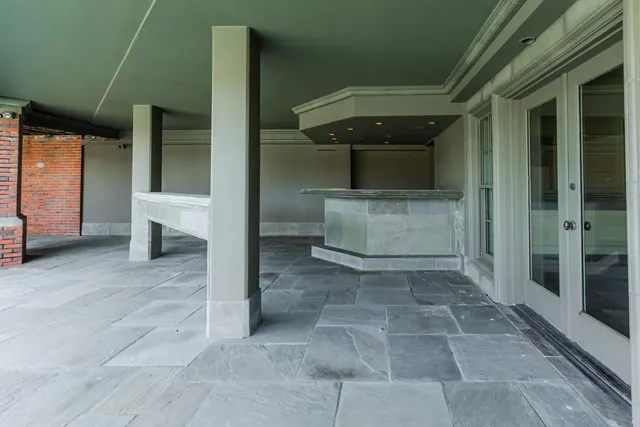 $10,000,000 | 204 Laura Lane, Gulf Breeze, FL 32561