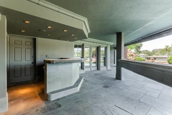 $10,000,000 | 204 Laura Lane, Gulf Breeze, FL 32561