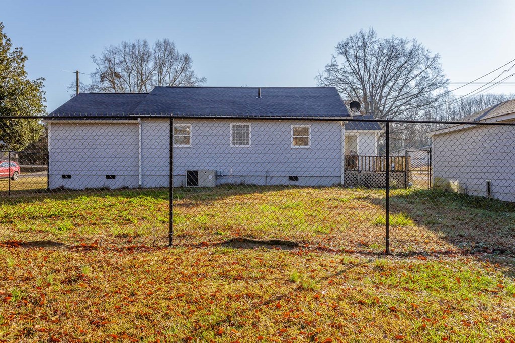 611 Beaverdale Road Northeast Dalton, GA 30721 - Photo 8 of 33 Gallery Image 8