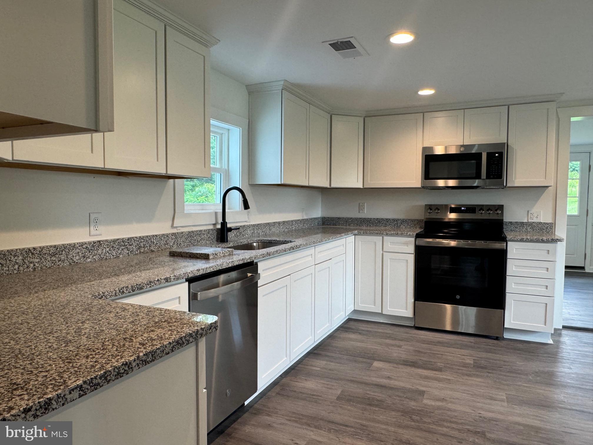 1822 Pleasant View Road Mount Jackson, VA 22842 - Photo 11 of 48 Kitchen