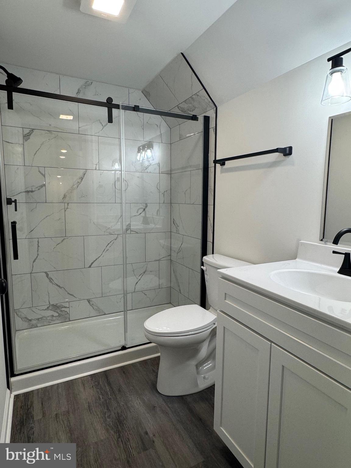 1822 Pleasant View Road Mount Jackson, VA 22842 - Photo 34 of 48 Full Bathroom on Upper Level