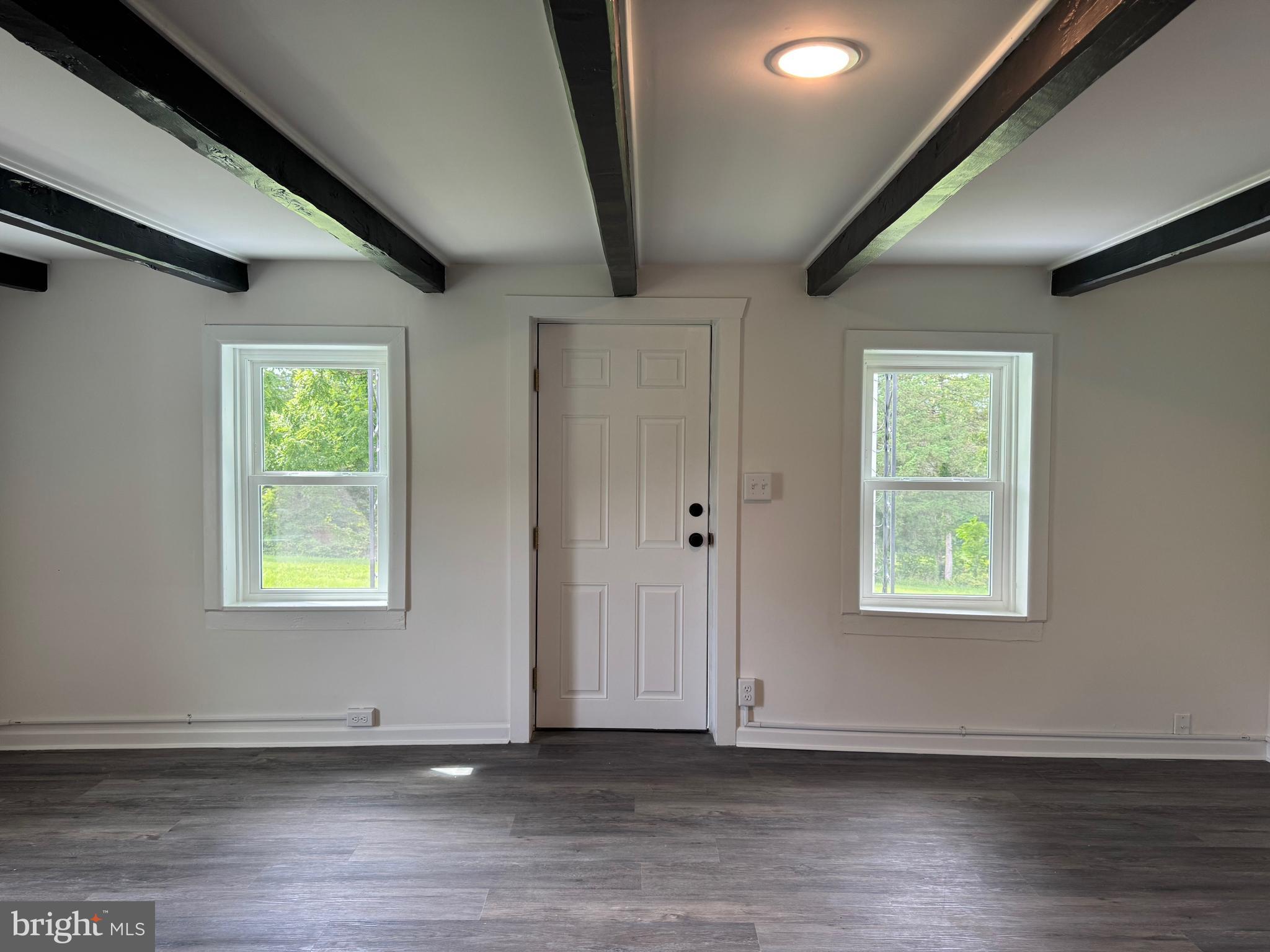 1822 Pleasant View Road Mount Jackson, VA 22842 - Photo 7 of 48 Enter into Living Room
