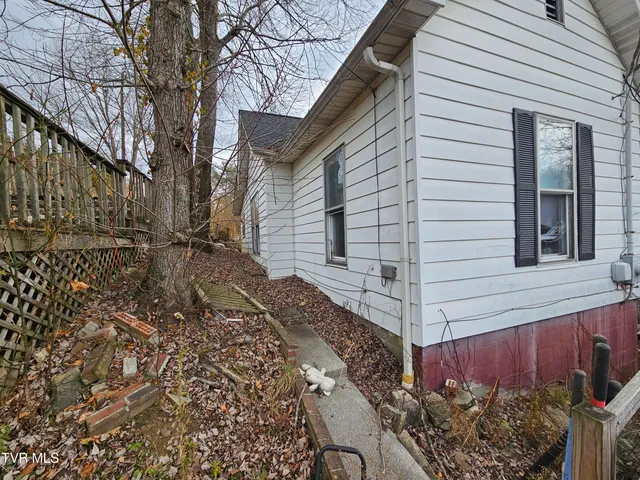 $100,000 | 204 High Avenue Northeast, Coeburn, VA 24230