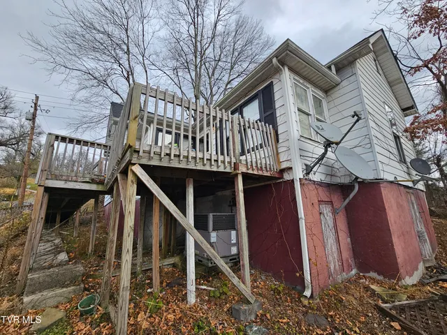 $100,000 | 204 High Avenue Northeast, Coeburn, VA 24230