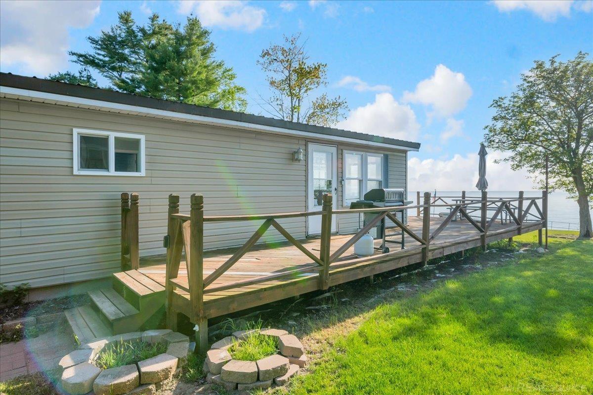 8723 Lakeshore Road Lexington, MI 48450 - Photo 5 of 47 Gallery Image 5