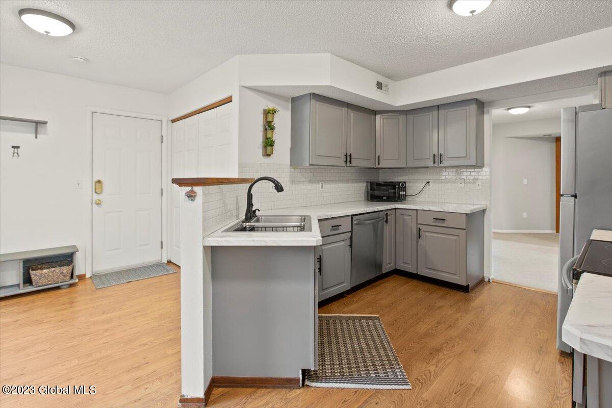 7 Rockefeller Boulevard Rensselaer, NY 12144 - Photo 11 of 41 12-MW2_5423