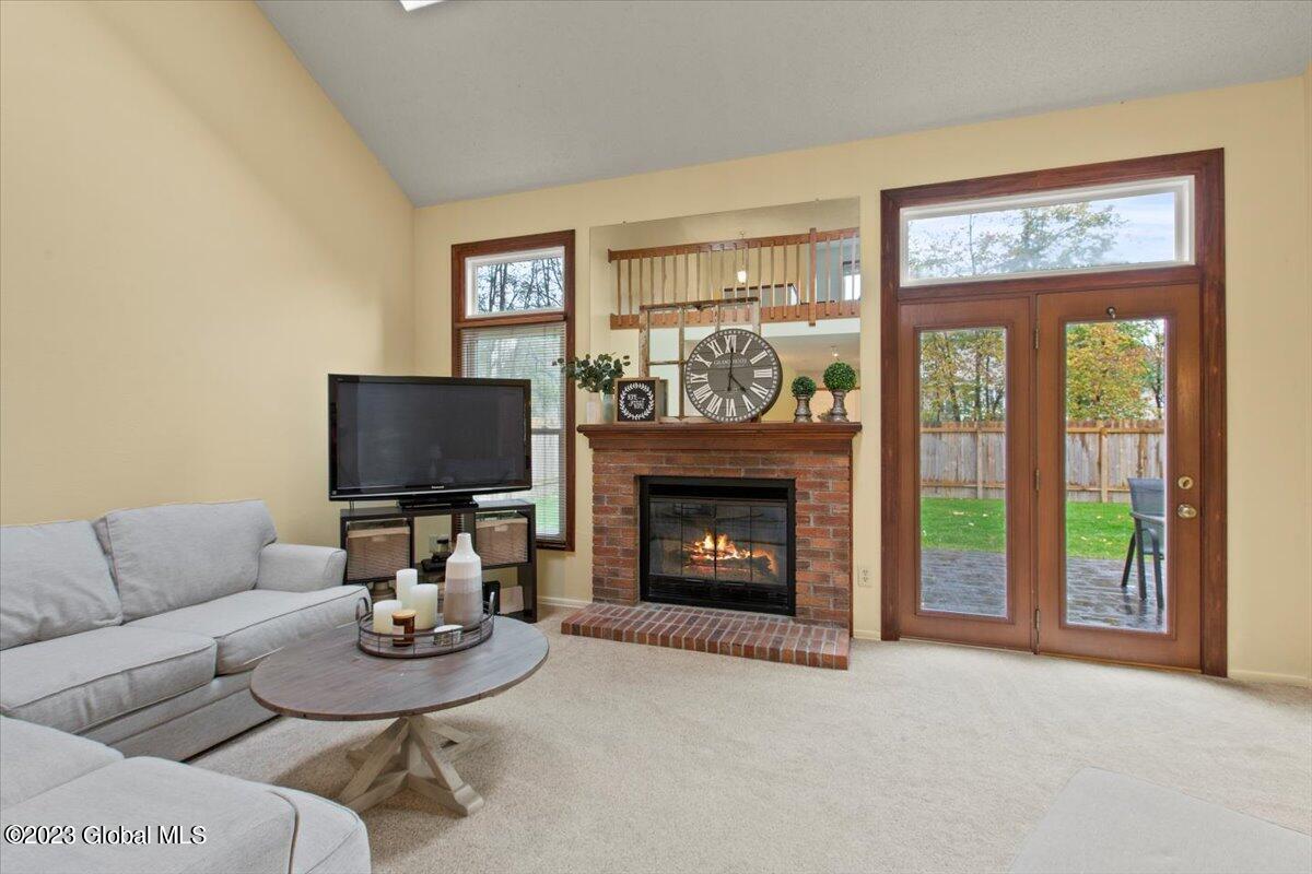 7 Rockefeller Boulevard Rensselaer, NY 12144 - Photo 6 of 41 25-MW2_5502