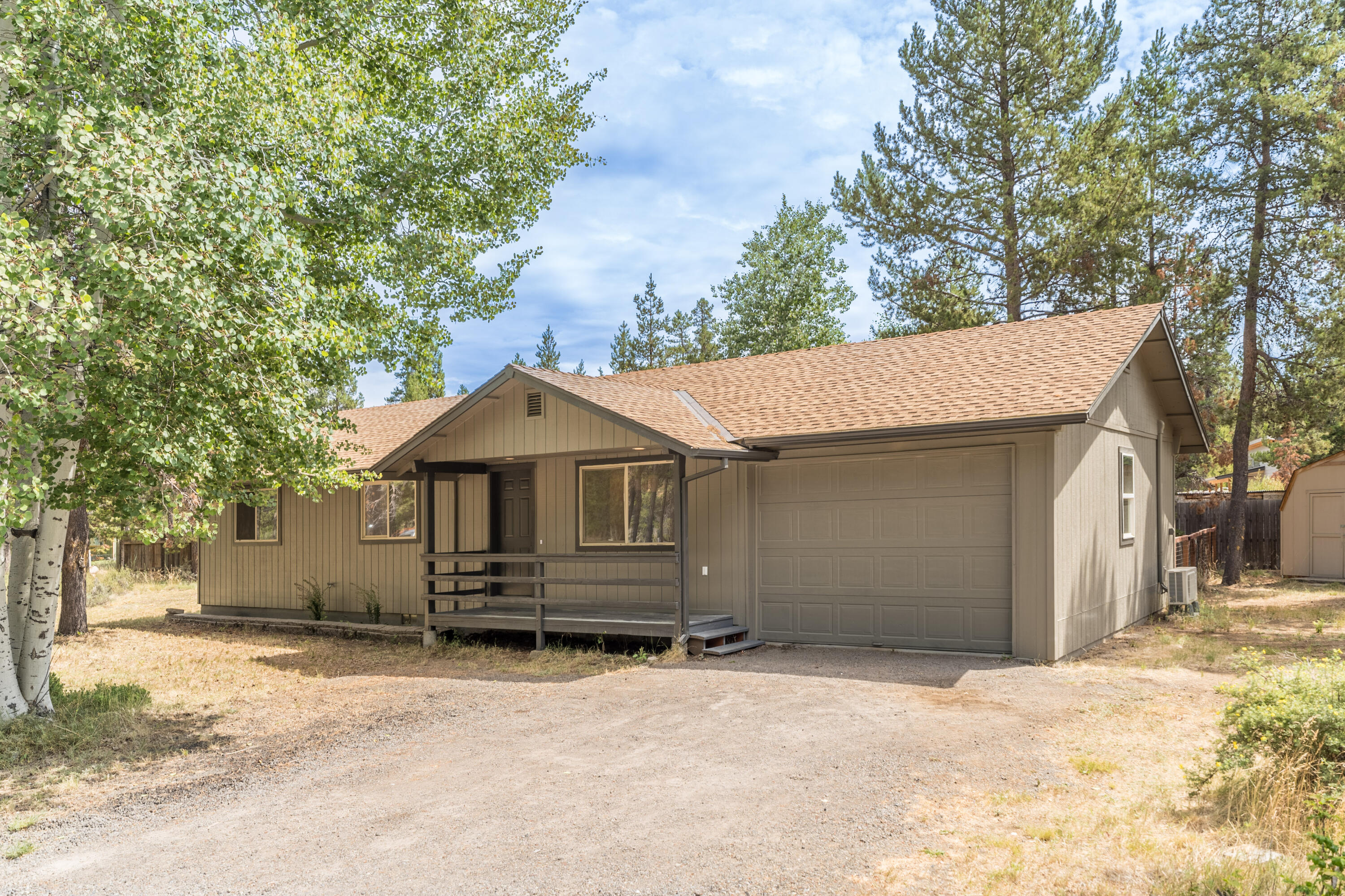 55726 Swan Road Bend, OR 97707 - Photo 20 of 31 Front View